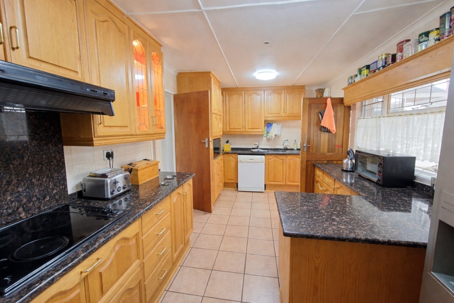 To Let 8 Bedroom Property for Rent in Dan Pienaar Free State